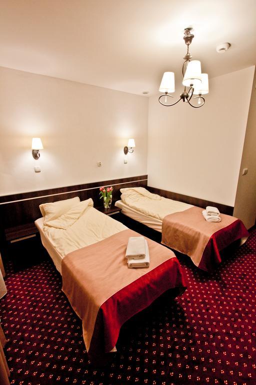 Hotel Milord Pułtusk Exteriör bild