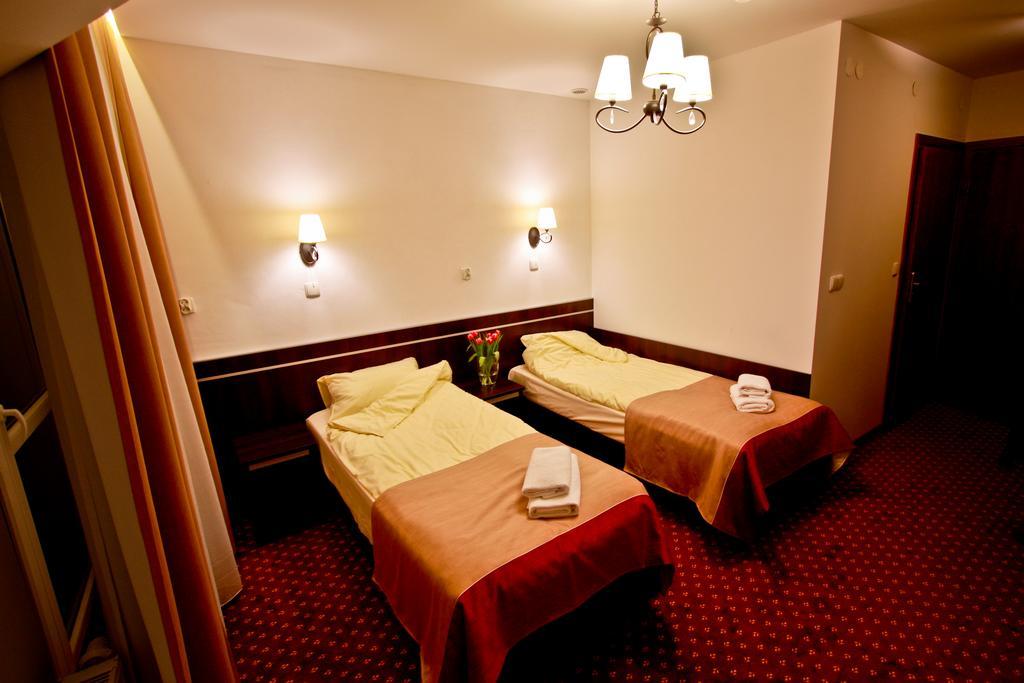 Hotel Milord Pułtusk Exteriör bild