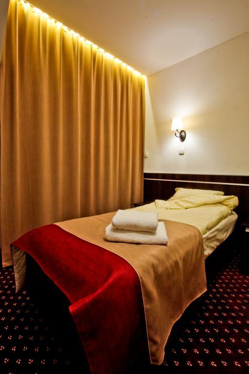 Hotel Milord Pułtusk Exteriör bild