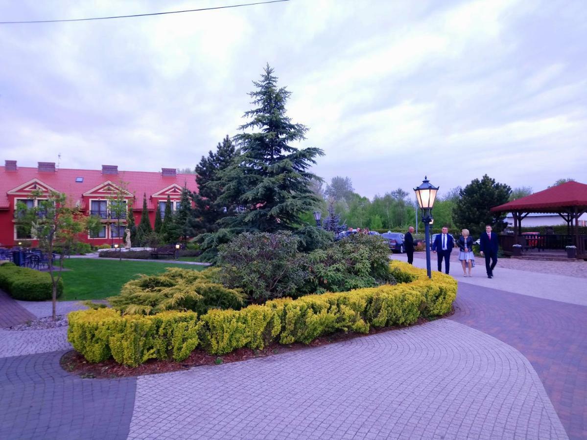 Hotel Milord Pułtusk Exteriör bild
